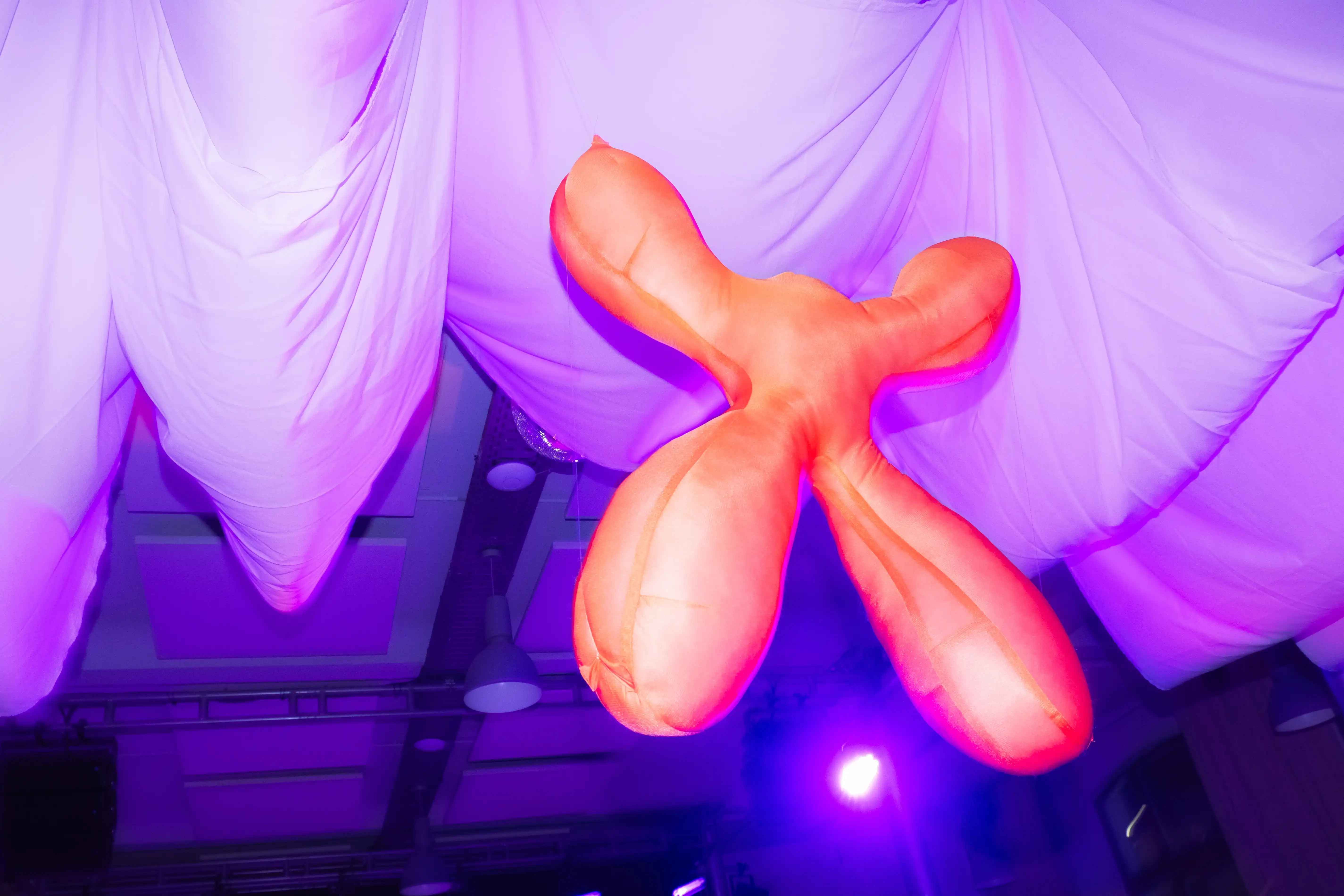 ...hanging gemak! logo club